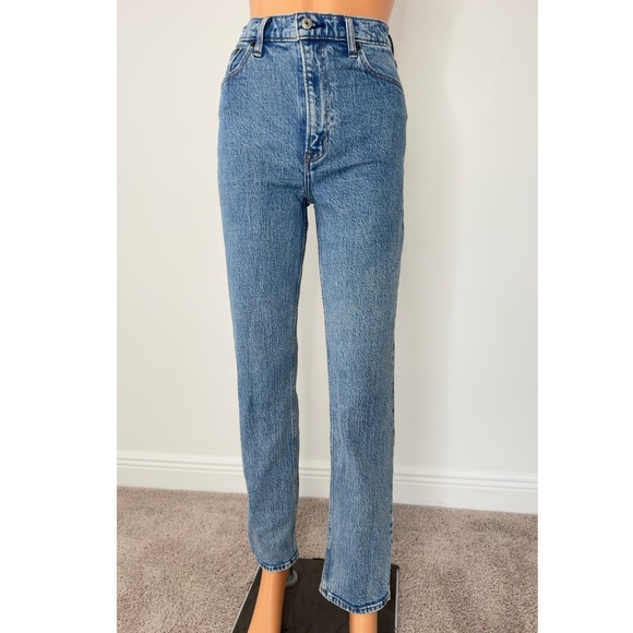 Abercrombie & Fitch Denim - Abercrombie & Fitch The 90s Straight Ultra High Rise Jeans Medium Wash 24 00R
